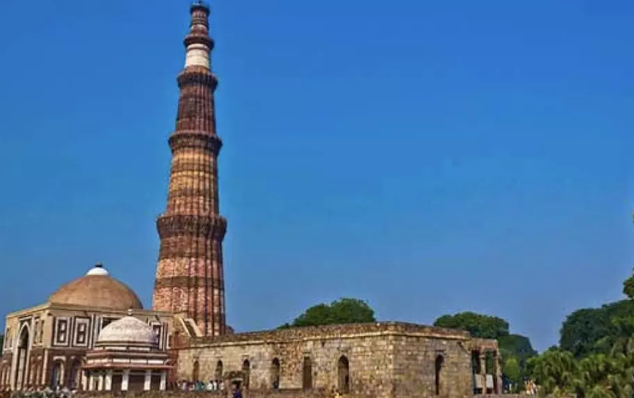 Qutb Minar was built by Raja Vikramaditya