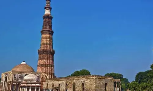Qutb Minar was built by Raja Vikramaditya