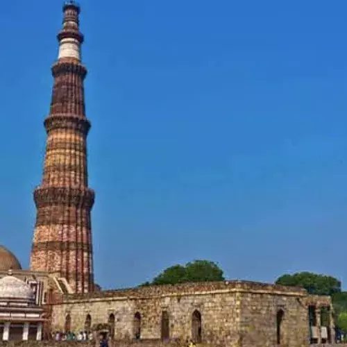 Qutb Minar was built by Raja Vikramaditya